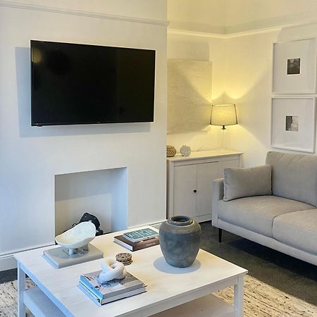 Windsor Cottage Амбъл Екстериор снимка