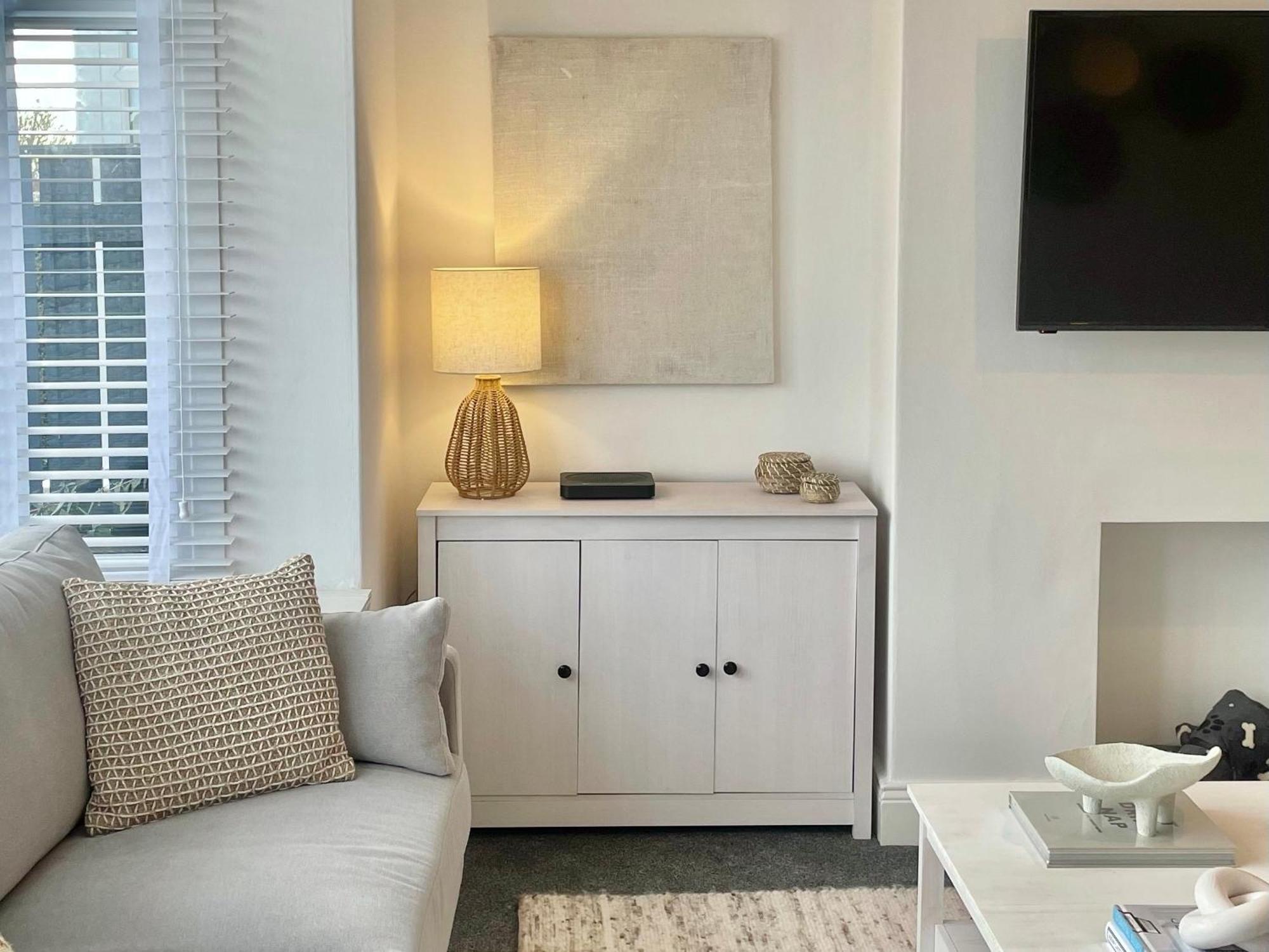 Windsor Cottage Амбъл Екстериор снимка